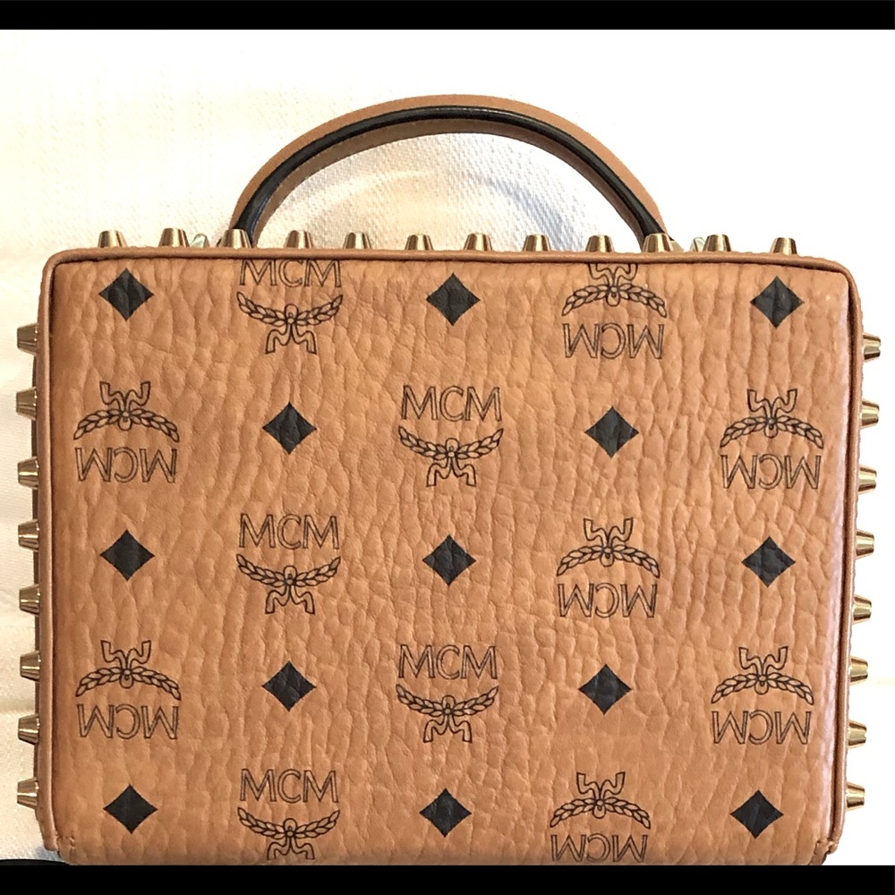 🎉2X HP🎉PRICE⬇️MCM Visetos Studded Berlin Box Bag - Picture 7 of 16